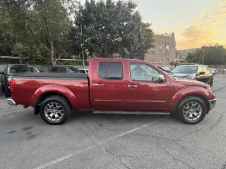 Nissan Frontier 2015 4x4 SL 4p Crew Cab 6.1 ft. SB Pickup 5P