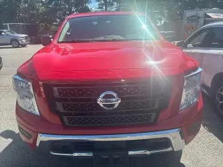Nissan Titan 2021 4x4 SV 4p Cab Cabina de Tripulación 5.6 ft. SB