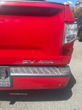 Nissan Titan 2021 4x4 SV 4p Cab Cabina de Tripulación 5.6 ft. SB