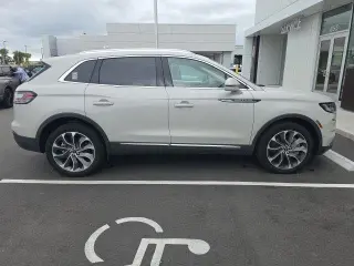 Lincoln Nautilus 2023 AWD Reserve 4dr SUV