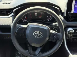 Toyota RAV4 2024 XLE 4dr SUV