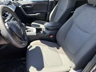 Toyota RAV4 2024 XLE 4dr SUV