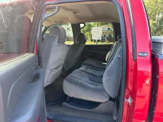 GMC Sierra 3500 2005, cabina de tripulación (crew cab), 4 puertas, SLE, tracción 4WD, carrocería larga (LB), suspensión resistente a la sobrecarga (DRW)