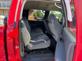 GMC Sierra 3500 2005, cabina de tripulación (crew cab), 4 puertas, SLE, tracción 4WD, carrocería larga (LB), suspensión resistente a la sobrecarga (DRW)