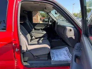 GMC Sierra 3500 2005, cabina de tripulación (crew cab), 4 puertas, SLE, tracción 4WD, carrocería larga (LB), suspensión resistente a la sobrecarga (DRW)