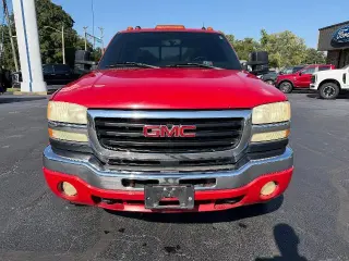 GMC Sierra 3500 2005, cabina de tripulación (crew cab), 4 puertas, SLE, tracción 4WD, carrocería larga (LB), suspensión resistente a la sobrecarga (DRW)