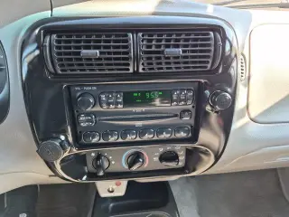 Ford Ranger 1998 2dr XL Standard Cab Stepside SB