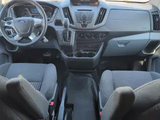 Ford Transit 2015 150 3dr SWB Tech Roof Camión de carga con puertas laterales de pasajero de 60/40