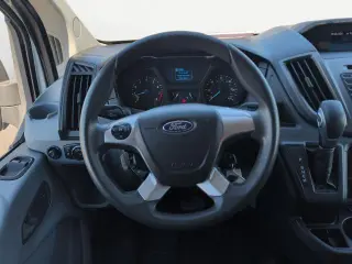 Ford Transit 2015 150 3dr SWB Tech Roof Camión de carga con puertas laterales de pasajero de 60/40