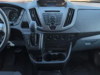 Ford Transit 2015 150 3dr SWB Tech Roof Camión de carga con puertas laterales de pasajero de 60/40