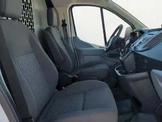 Ford Transit 2015 150 3dr SWB Tech Roof Camión de carga con puertas laterales de pasajero de 60/40