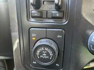 Ford F-150 2023 4x4 Lariat 4dr SuperCrew 5.5 ft. SB