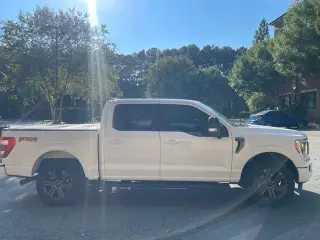 Ford F-150 2023 4x4 Lariat 4dr SuperCrew 5.5 ft. SB