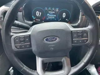 Ford F-150 2022 4x4 Lariat 4dr SuperCrew 6.5 ft. SB