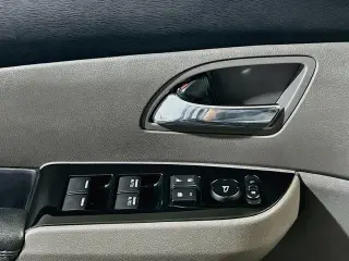 Honda Odyssey 2016 SE 4p Mini-Van