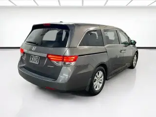 Honda Odyssey 2016 SE 4p Mini-Van