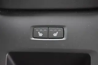 Volvo XC60 2023 AWD B5 Plus Tema Oscuro 4p SUV