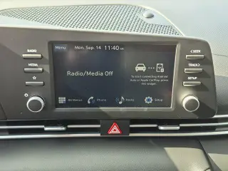 Hyundai ELANTRA 2025 SE Sedán 4p.