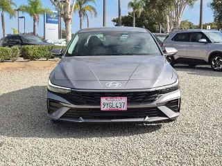 Hyundai ELANTRA 2025 SE Sedán 4p.
