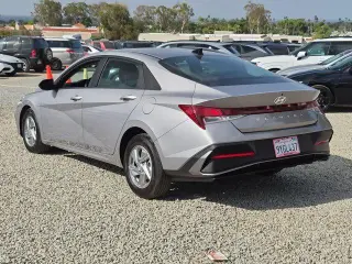 Hyundai ELANTRA 2025 SE Sedán 4p.
