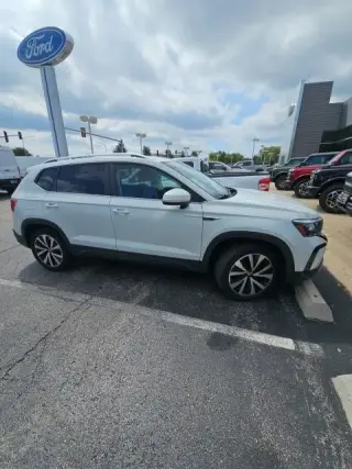 Volkswagen Taos 2022 AWD SE 4Motion 4p SUV