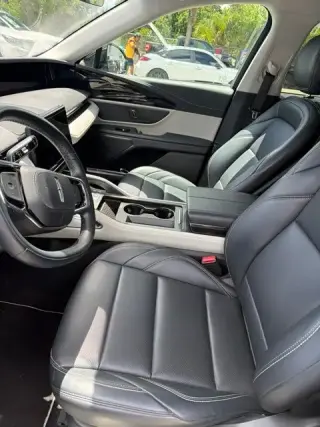 Lincoln Nautilus Híbrido 2025 AWD Premiere SUV de 4 puertas