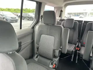 Ford Transit Connect 2023 XLT 4 puertas LWB furgoneta con puerta trasera elevadora