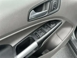 Ford Transit Connect 2023 XLT 4 puertas LWB furgoneta con puerta trasera elevadora