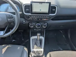 Hyundai VENUE 2025 Limited 4dr Crossover