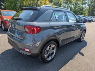 Hyundai VENUE 2025 Limited 4dr Crossover