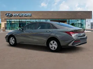 Hyundai ELANTRA 2024 SE Sedán 4p.
