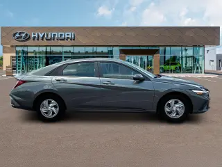 Hyundai ELANTRA 2024 SE Sedán 4p.