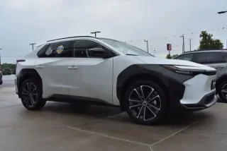Toyota bZ4X 2023 AWD Limited 4dr Crossover