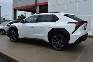 Toyota bZ4X 2023 AWD Limited 4dr Crossover