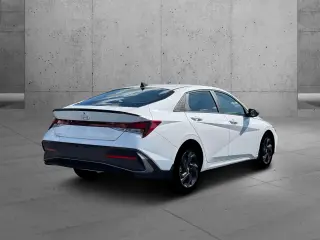 Hyundai ELANTRA 2026 SEL Sport 4dr Sedán