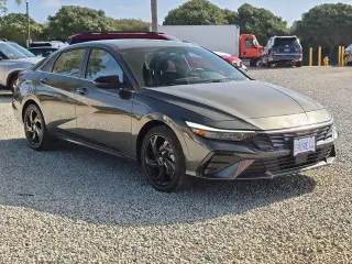 Hyundai ELANTRA 2026 SEL Sport Premium 4dr Sedan