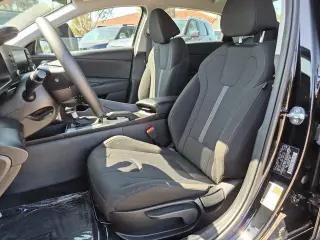 Hyundai ELANTRA 2025 SE Sedán 4p