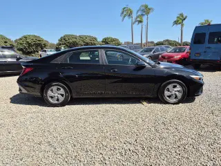 Hyundai ELANTRA 2025 SE Sedán 4p