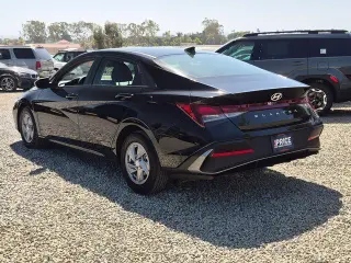 Hyundai ELANTRA 2025 SE Sedán 4p