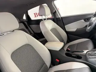 Hyundai KONA 2023 SE 4dr Crossover