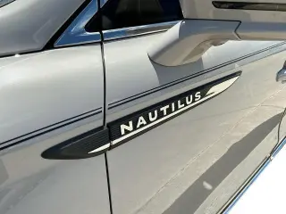 Lincoln Nautilus 2023 Reserve 4dr SUV