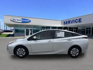 Toyota Prius 2018 Cuatro 4dr Hatchback
