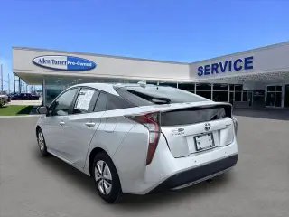 Toyota Prius 2018 Cuatro 4dr Hatchback