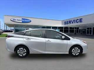 Toyota Prius 2018 Cuatro 4dr Hatchback
