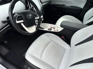 Toyota Prius 2018 Cuatro 4dr Hatchback