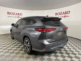 Toyota Highlander 2022 XLE 4dr SUV
