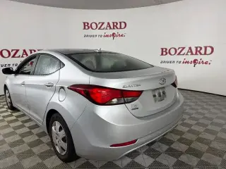 Hyundai ELANTRA 2016 SE 4dr Sedán 6M (EE.UU.)