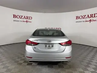 Hyundai ELANTRA 2016 SE 4dr Sedán 6M (EE.UU.)