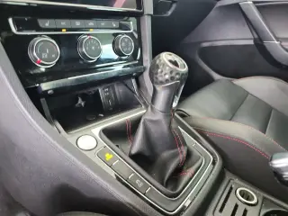 Volkswagen Golf GTI 2018 S 4p Hatchback 6M