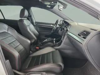 Volkswagen Golf GTI 2018 S 4p Hatchback 6M